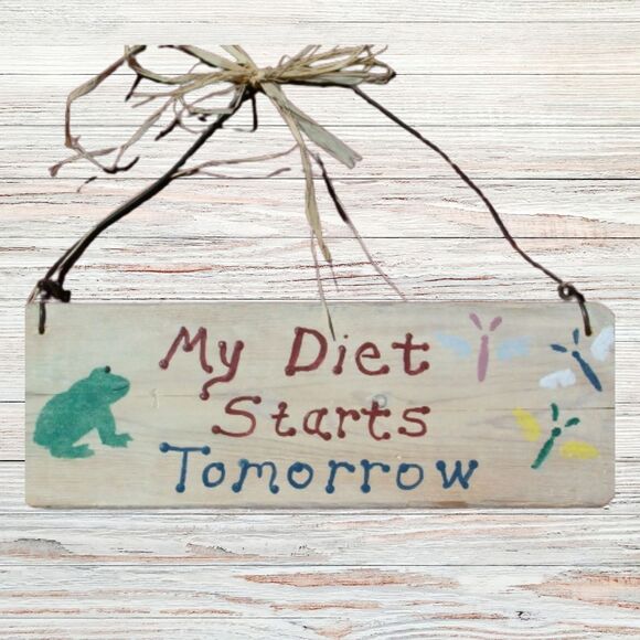 Handmade Wood Wall Sign for Kitchen Decor With Frog And My Diet Starts Tomorrow - Picture 1 of 4